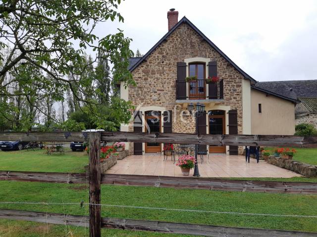 Explotaci&oacute;n ovina En venta Mayenne