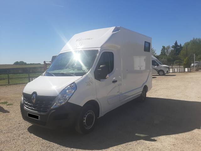 Furgoneta para caballos Renault Master 2016 De segunda mano
