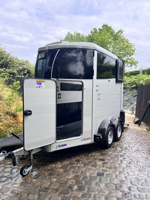 Van caballos Ifor Williams Hbx403 1,5 Caballos 2022 De segunda mano