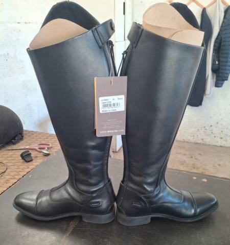 Brogini Boots