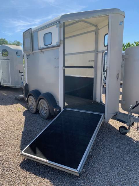 Van caballos Ifor Williams HB403 1,5 Caballos 2014 De segunda mano
