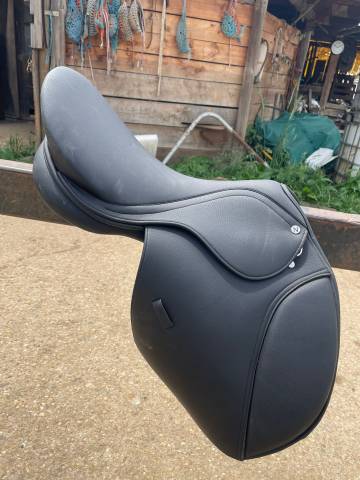 Vendo Silla equitaci&oacute;n Norton Pro Mixta talla 18