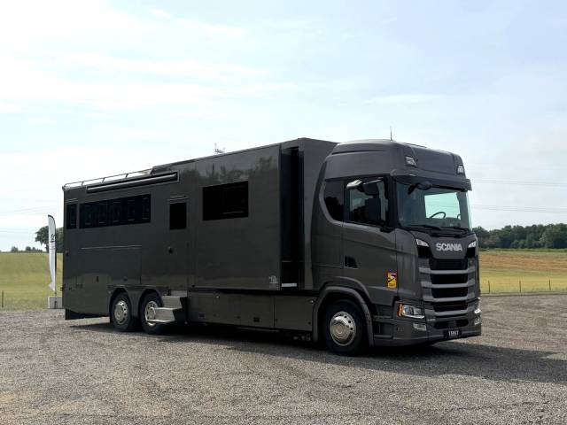 Cami&oacute;n para caballos Scania Paillard 2018 De segunda mano