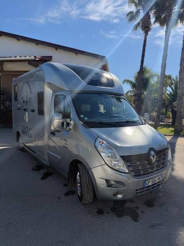 Furgoneta para caballos Renault Master 2017 De segunda mano