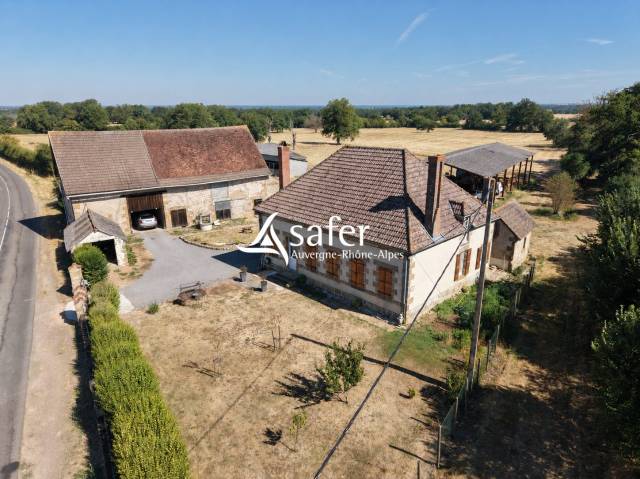 Explotaci&oacute;n agr&iacute;cola En venta Allier