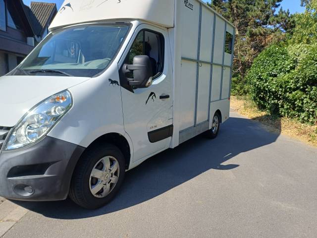 Furgoneta para caballos Renault Master 2013 De segunda mano