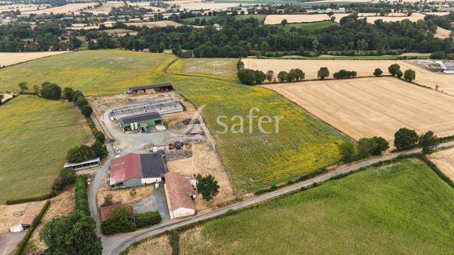 Explotaci&oacute;n porcina En venta Vend&eacute;e