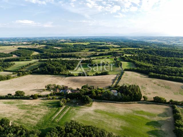 Explotaci&oacute;n agr&iacute;cola En venta Gers
