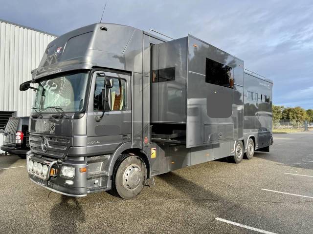 Cami&oacute;n para caballos Mercedes Mercedes Actros JK 2008 De segunda mano