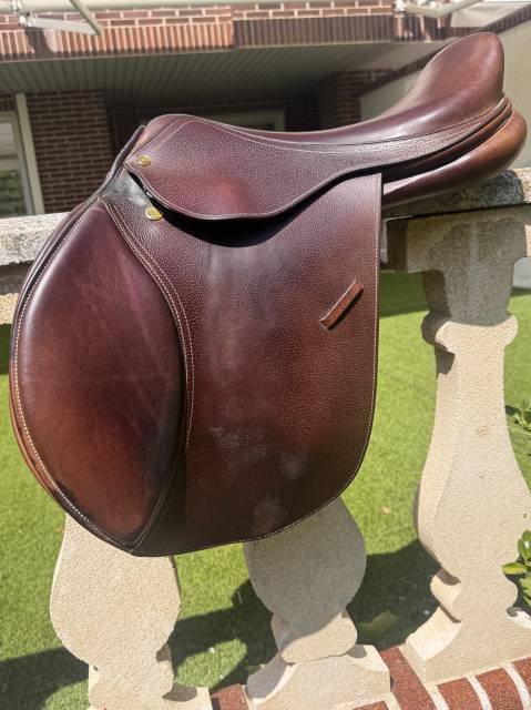 Montura salto 16,5&rsquo; premier equine cuero 