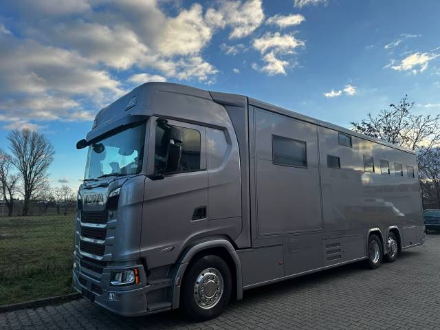 Cami&oacute;n para caballos HTI SCANIA S460 HTI PROFESSIONAL 7 2026 Nuevo