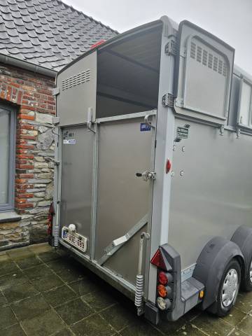 Van caballos Ifor Williams HB511 2 Caballos 2019 De segunda mano