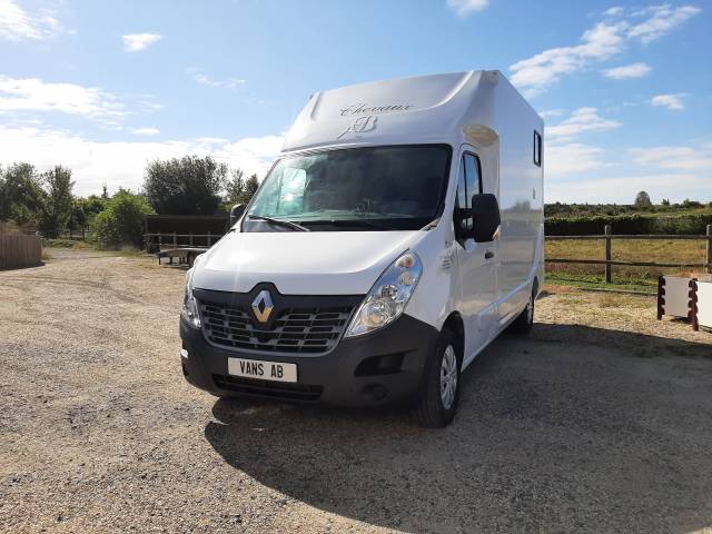 Furgoneta para caballos Renault Master 2020 De segunda mano