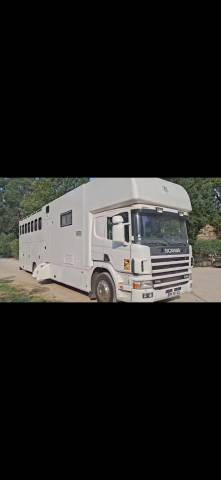 Cami&oacute;n para caballos Scania  2005 De segunda mano