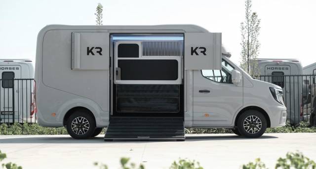 Furgoneta para caballos Krismar HARAS 2026 Nuevo
