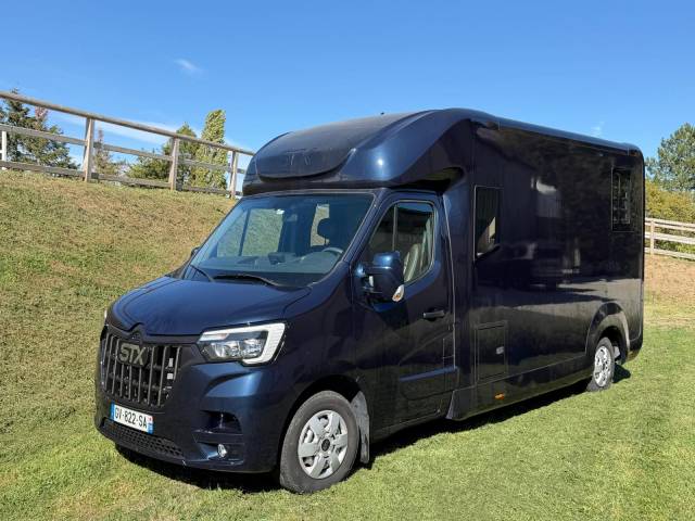 Furgoneta para caballos STX Renault Master 2024 De segunda mano