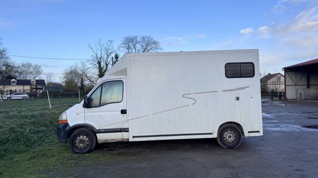 Furgoneta para caballos Renault Master 2005 De segunda mano