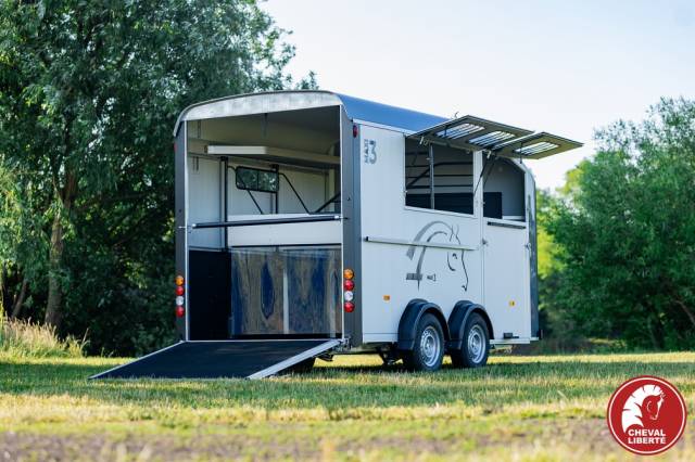Van caballos Cheval Liberté MINIMAX 3 Caballos 2025 Nuevo