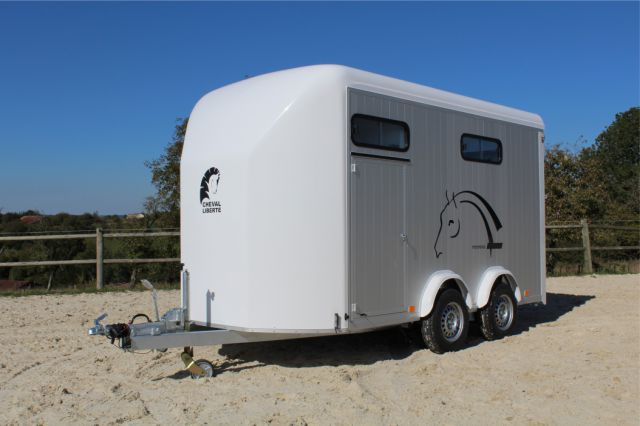 Van caballos Cheval Liberté MINIMAX 3 Caballos 2025 Nuevo