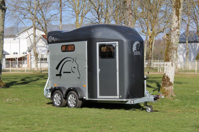 Van caballos Cheval Libert&eacute; GOLD 3 2 Caballos 2026 Nuevo