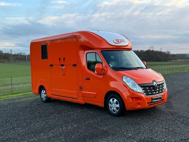 Furgoneta para caballos STX HARAS 2019 De segunda mano
