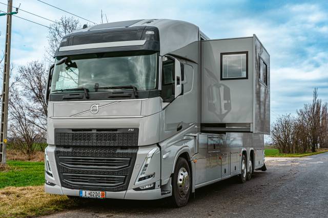 Camión para caballos Volvo VOLVO 0 Nuevo