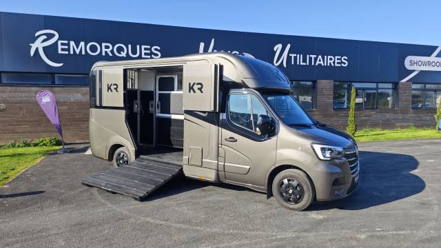 Furgoneta para caballos Krismar 5 PLACES STALLES 2025 Nuevo