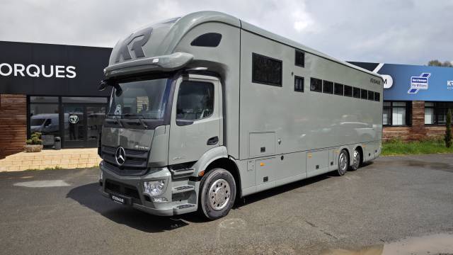 Camión para caballos Mercedes Classicspace 2640 2024 Nuevo