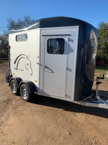 Van caballos Cheval Liberté Touring Jumping 2 Caballos 2023 De segunda mano