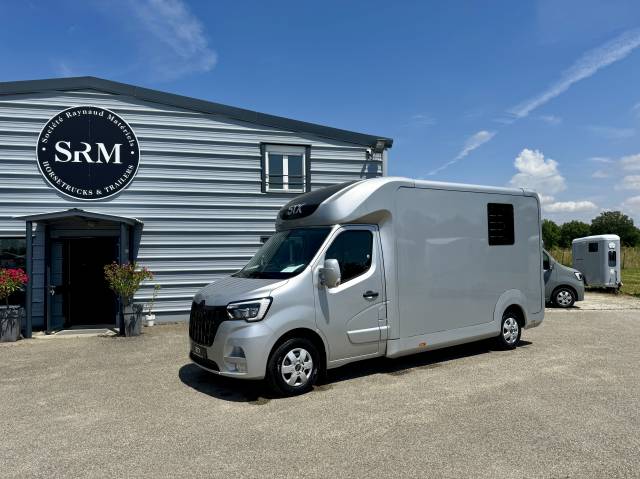 Furgoneta para caballos STX RENAULT MASTER 2024 Nuevo