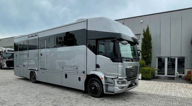 Camión para caballos Man MAN 0 Nuevo
