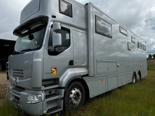 Camión para caballos Renault  2010 De segunda mano