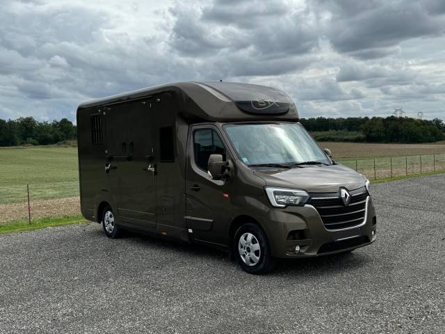 Furgoneta para caballos STX Renault Master 2021 De segunda mano