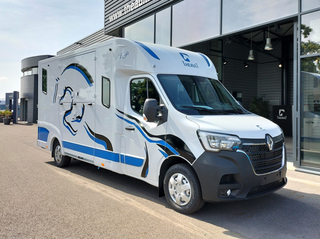Furgoneta para caballos Theault PROTEO Switch 2022 De segunda mano
