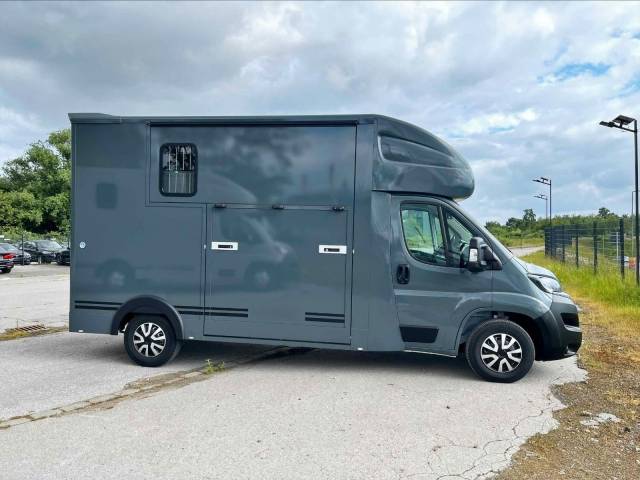 Furgoneta para caballos Otra marca PEUGEOT 0 Nuevo