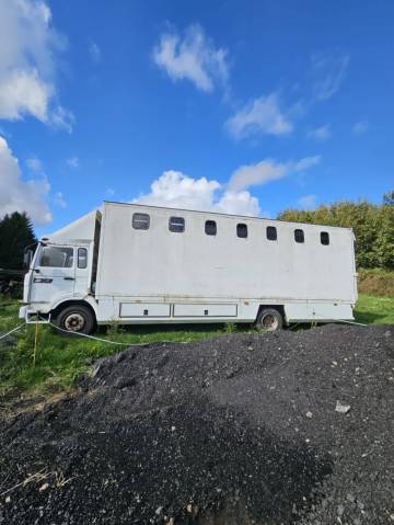 Camión para caballos Renault Midliner150 1998 De segunda mano
