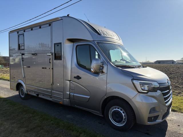 Van caballos - Otra marca - Renault Master 2 Caballos 2024 De segunda mano