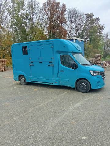Van caballos Renault EQUITA 2 Caballos 2023 De segunda mano