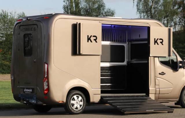 Furgoneta para caballos Krismar  2025 Nuevo