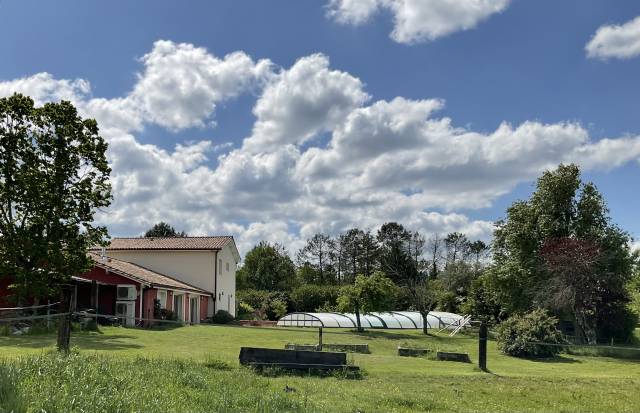 Granja ecuestre En venta Gironda