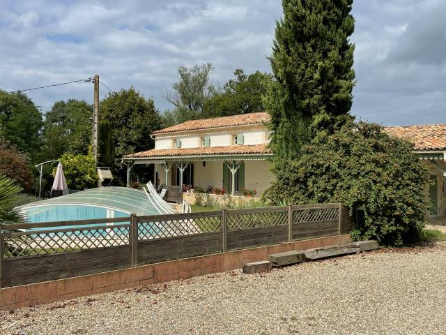Propiedad ecuestre En venta Lot y Garona