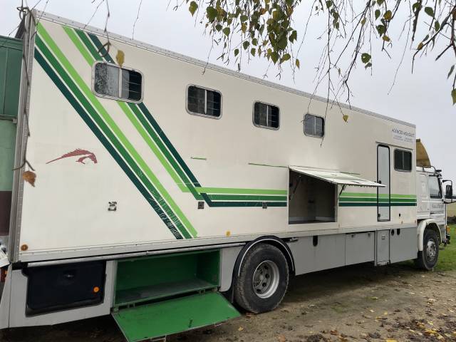 Camión para caballos Scania 250 1995 De segunda mano