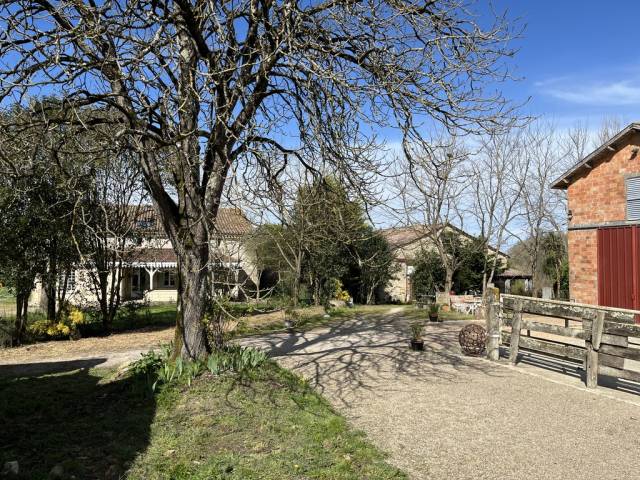 Propiedad ecuestre En venta Lot y Garona