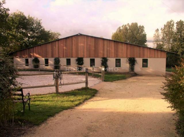 Granja ecuestre En venta Indre y Loira