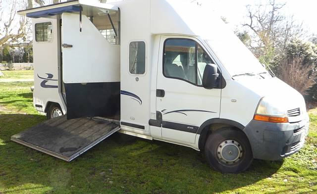 Furgoneta para caballos Renault Renault Master dCi 120  2007 De segunda mano