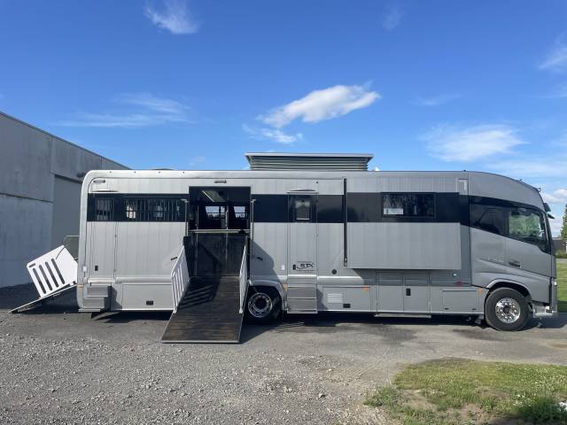 Camión para caballos Volvo FH 540  STX 2017 De segunda mano