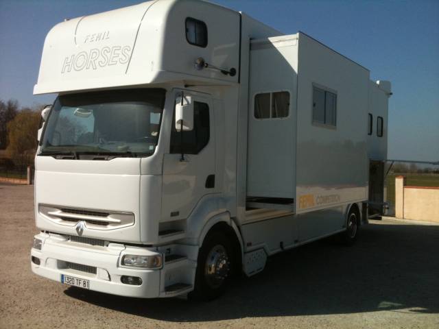 Camión para caballos Renault PRENIUM 2001 De segunda mano