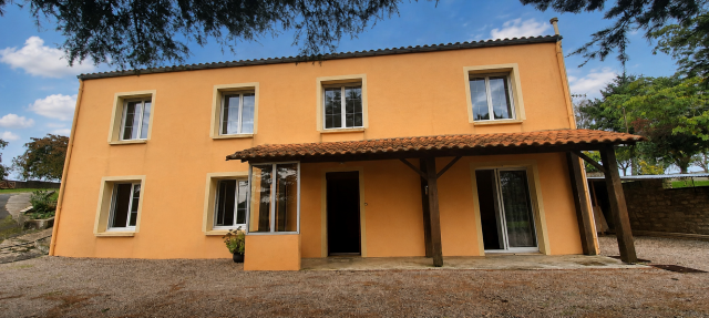 Propiedad ecuestre En venta Vend&eacute;e