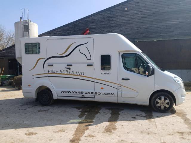 Furgoneta para caballos Barbot Renault 2015 De segunda mano