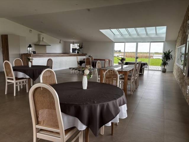 Propiedad ecuestre En venta Vend&eacute;e